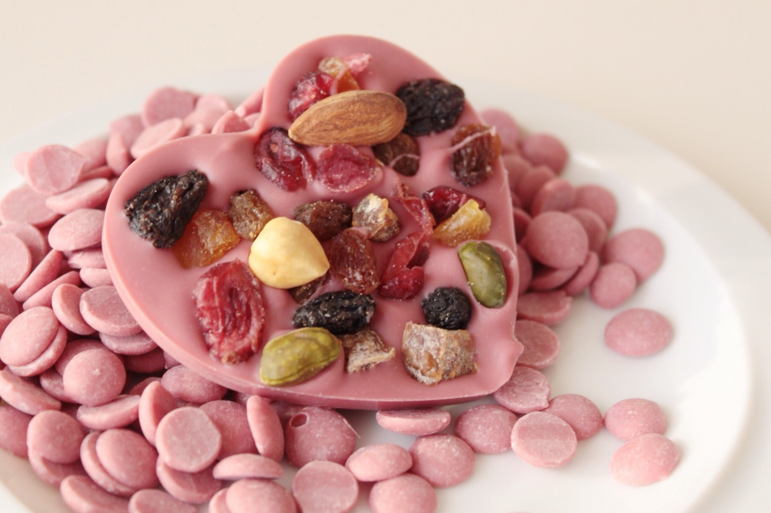 ルビーチョコレートって何 ピンクで酸味が特徴 オススメのお菓子もまとめてみた コト旅